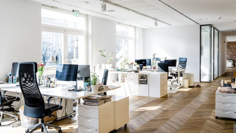 How to Recognize Employees the Right Way in Today’s Workplace