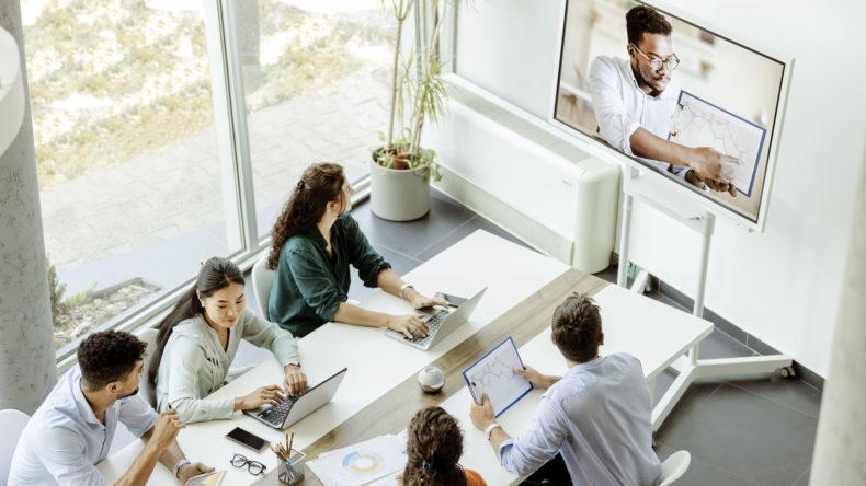 5 HR Challenges to Expect When Moving Your Startup From Fully Remote to a Hybrid Workplace